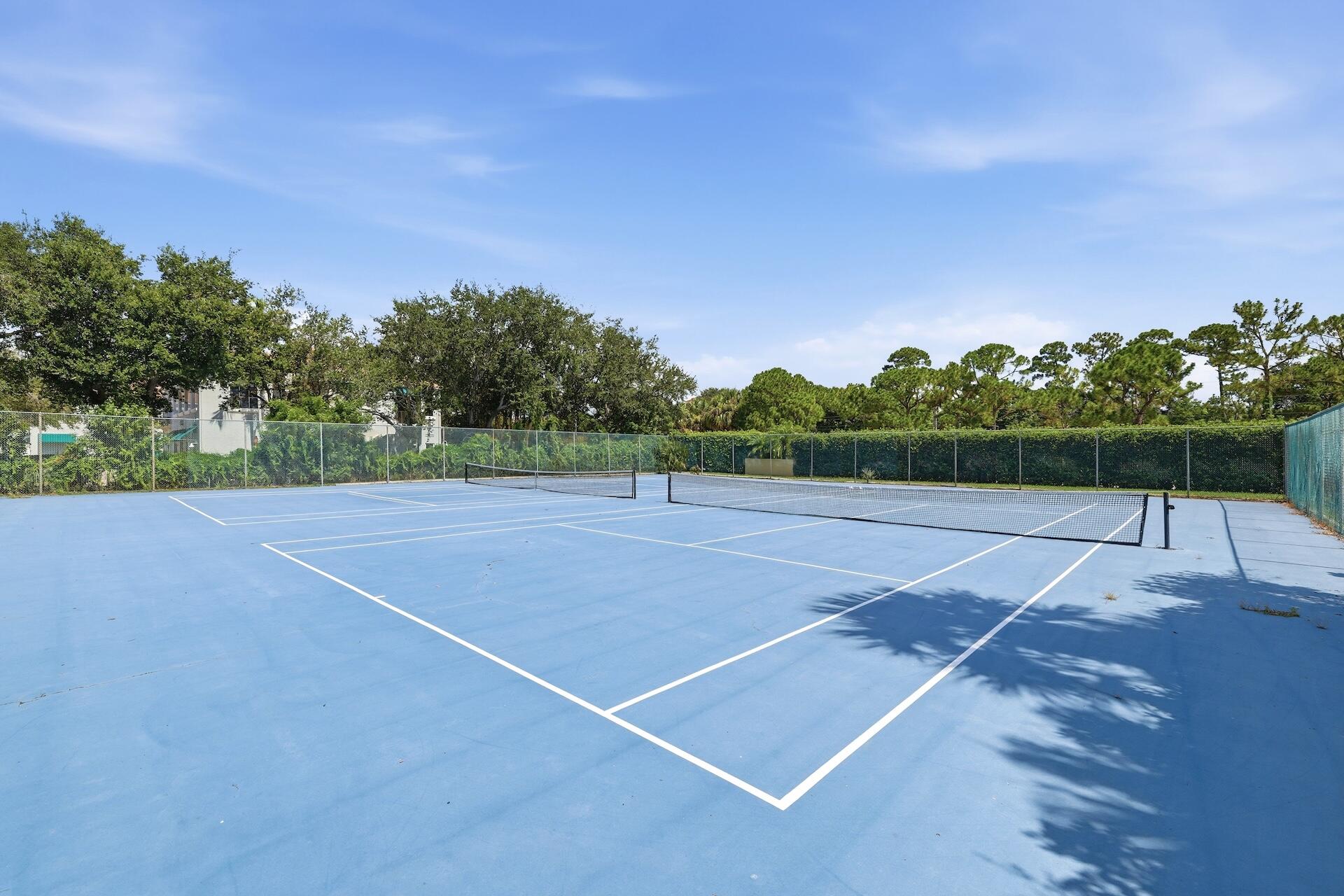 WOODLAND LAKES - Residential