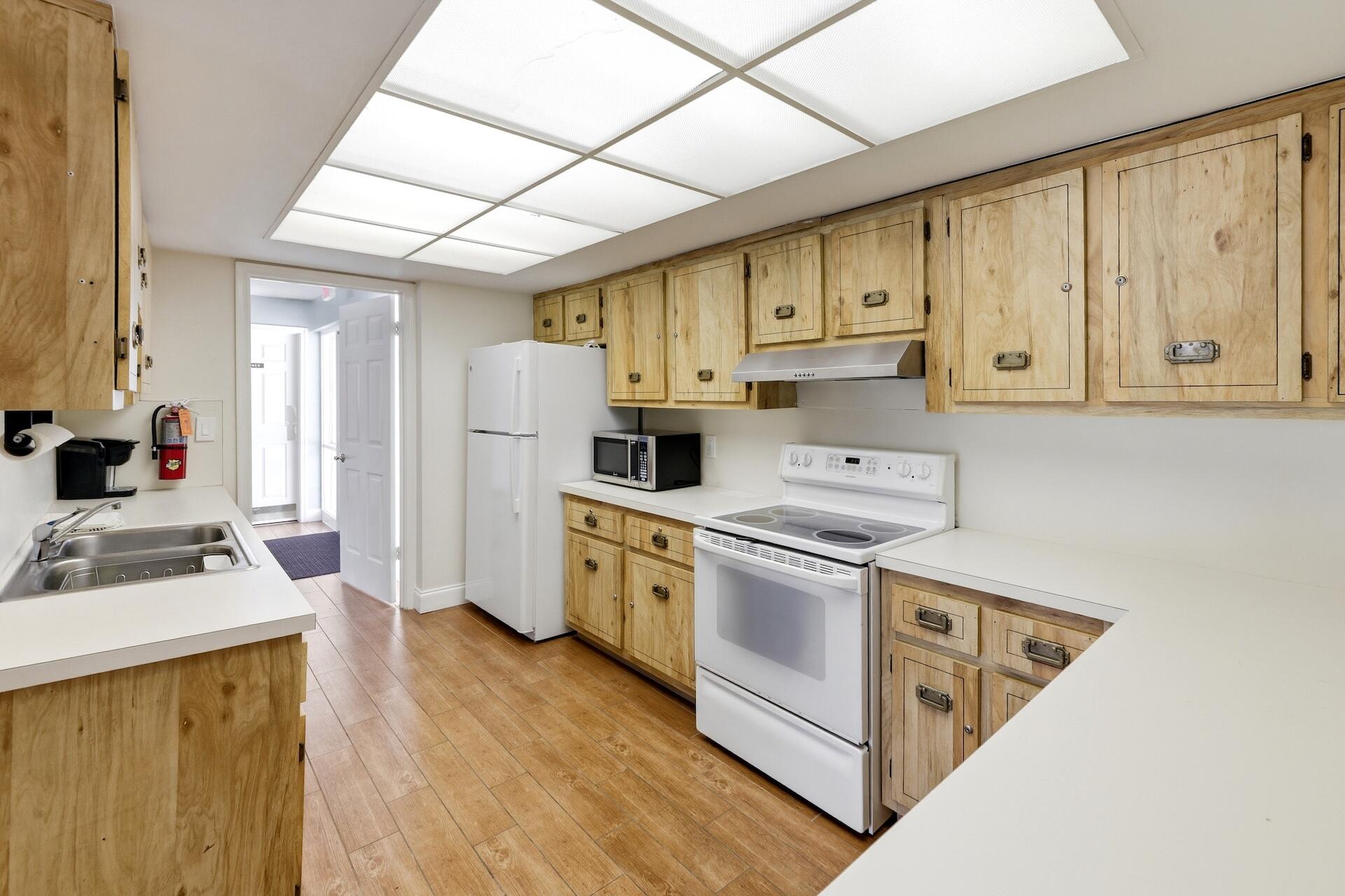 WOODLAND LAKES - Residential
