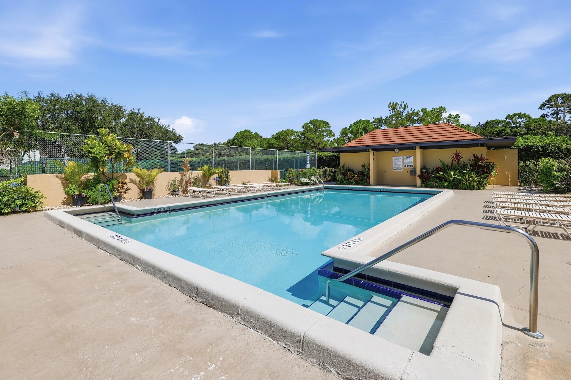 WOODLAND LAKES - Residential