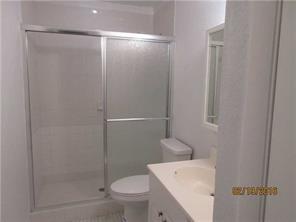 LAKEWOOD ON THE GREEN SEC 2 - Residential Lease
