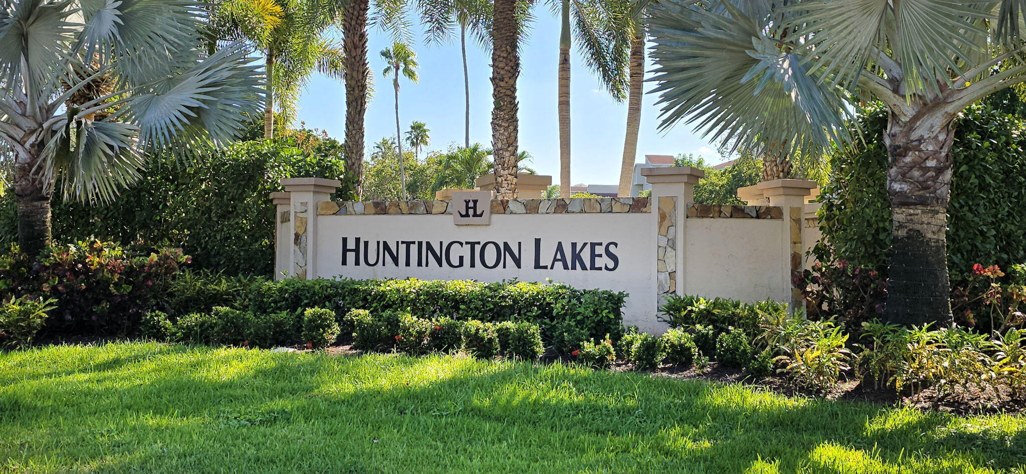 HUNTINGTON LAKES SEC ONE CONDOS - Residential