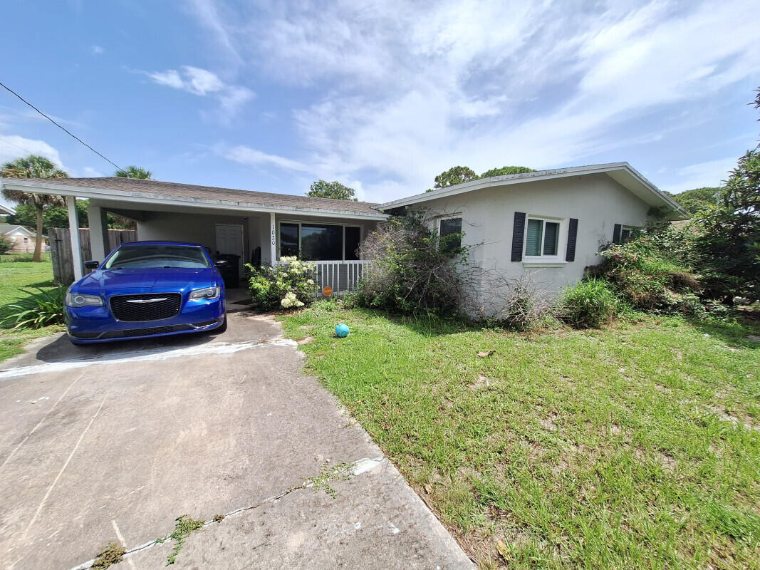 Check out this great property in the southern part of fort pierce.  Ready for your finishing touch ups to make it your own or a quick flip for an investor.  Has new windows, newer central air system, great pool that just needs a clean up.