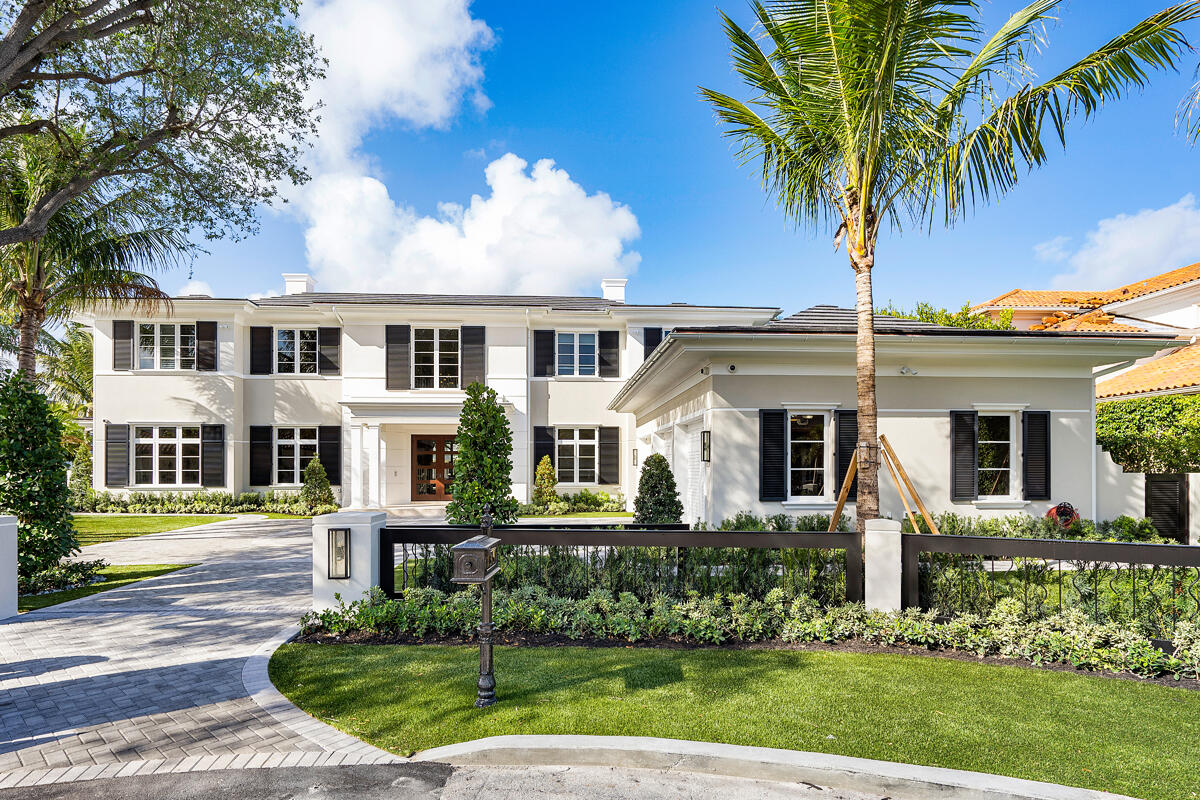 ROYAL PALM YACHT & COUNTRY CLUB - Residential