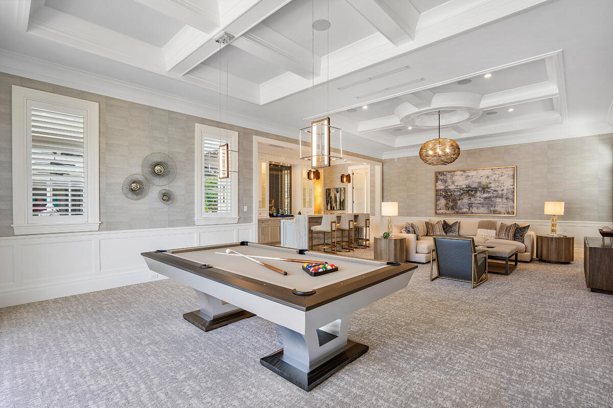 ROYAL PALM YACHT & COUNTRY CLUB - Residential