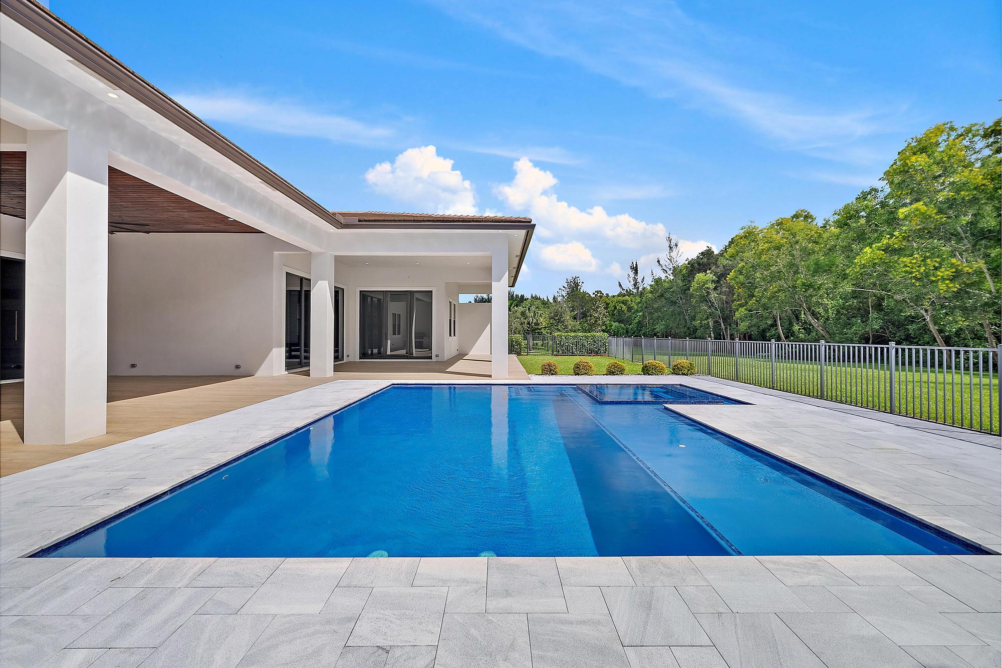 STONEWAL ESTATES, BAY HILL ESTATES - Residential