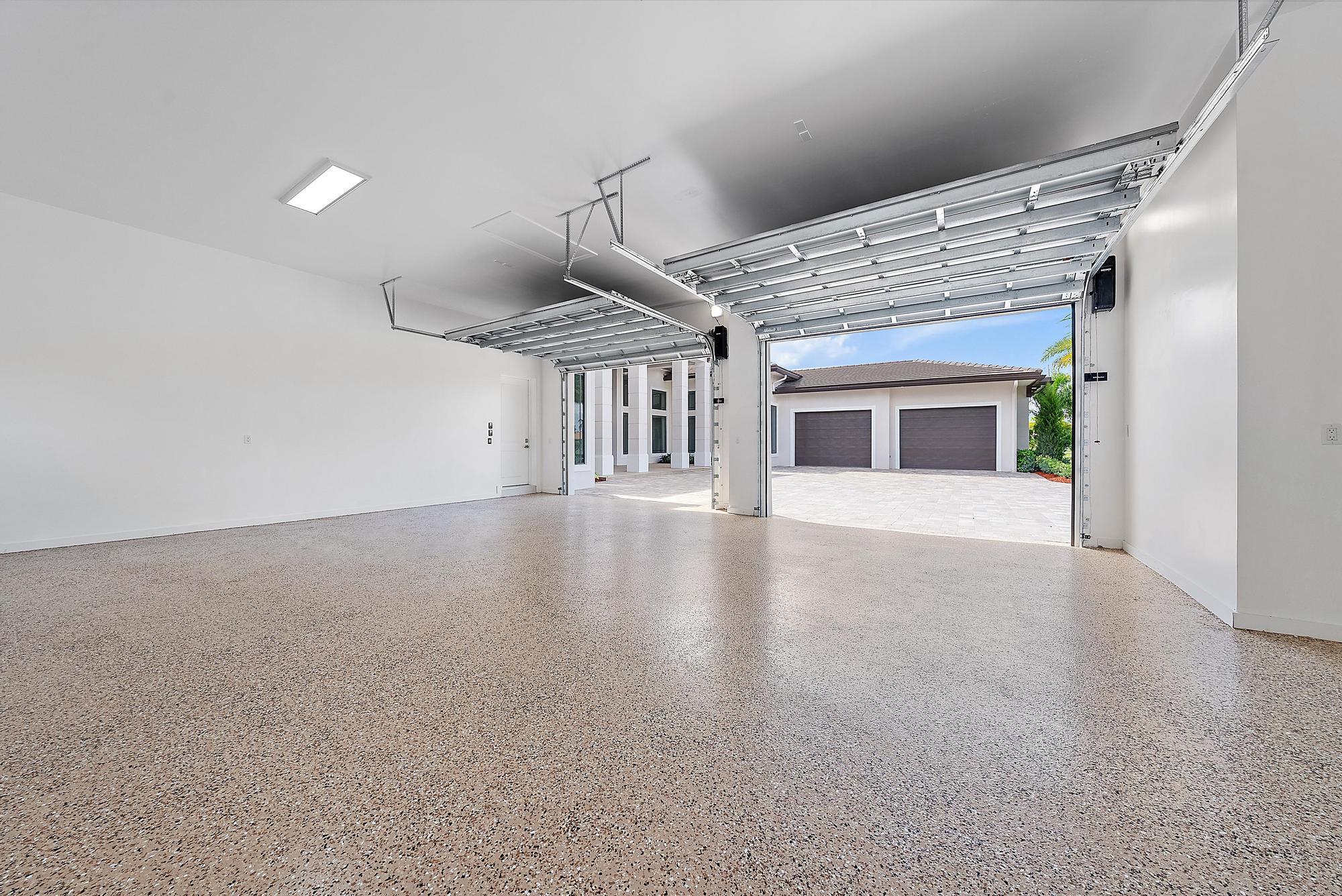 STONEWAL ESTATES, BAY HILL ESTATES - Residential