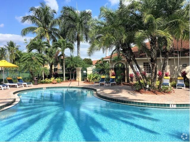 Corner unit, first floor, desirable 55+ Kings Point. Low HOA, amenities include  Golf course, gyms, indoor and outdoor pools, tennis courts, theatre, art room, carpentry room, library, 2 restaurants hair salon and many more amenities, washer and dryer in site. Shuttle to move around the neighborhood. Close to main roads, no membership required.  Brand new kitchen appliances, quartz countertops, Vinyl floor through out, perfect condition ready to move.One time $1500 capital contribution. Service dogs allowed