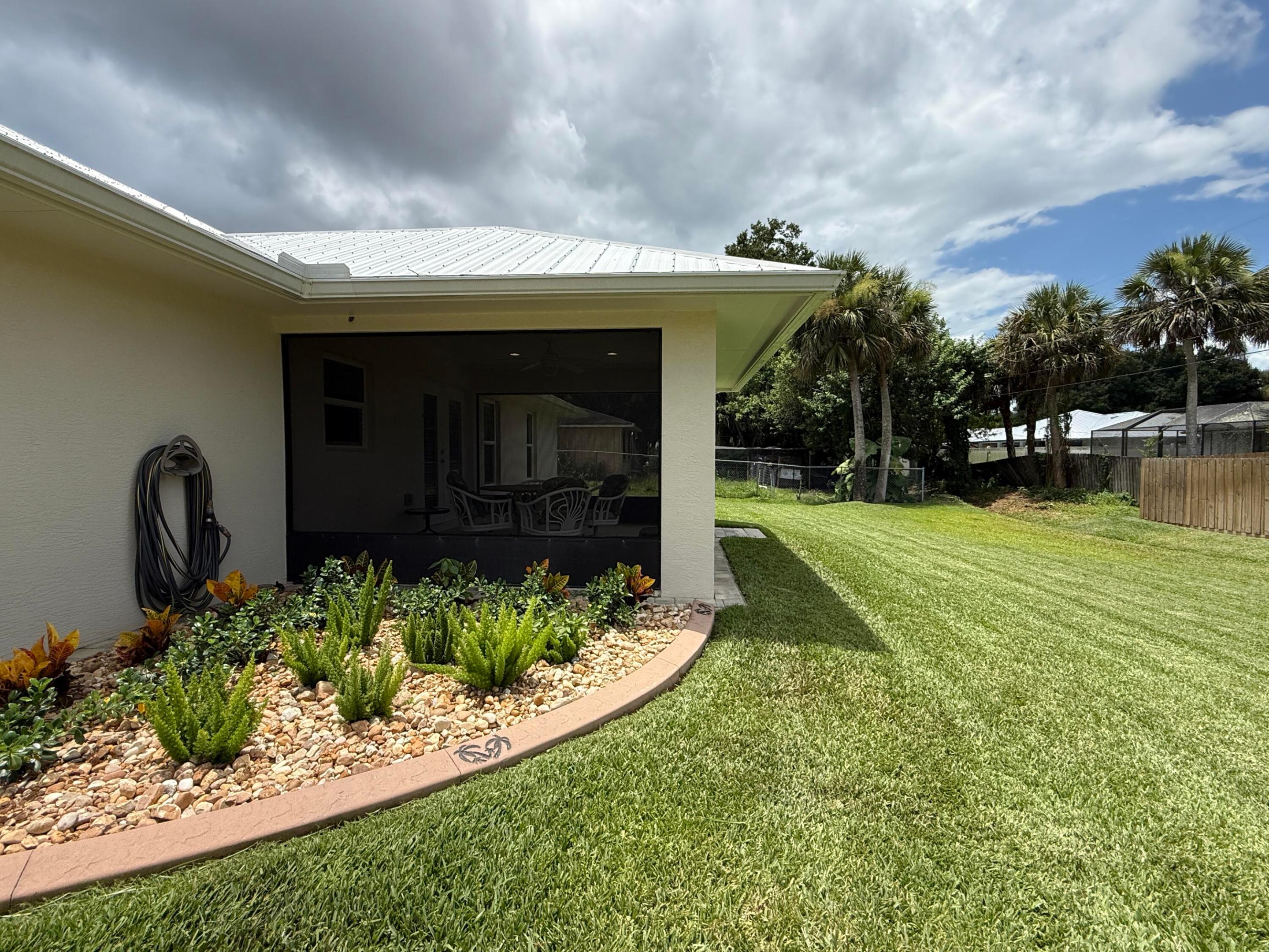 GROVENOR ESTATES UNIT ONE - Residential