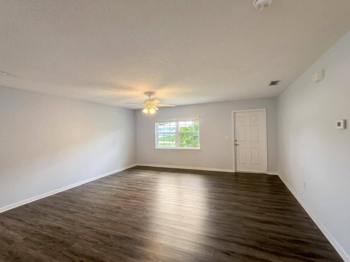 GROVENOR ESTATES UNIT ONE - Residential
