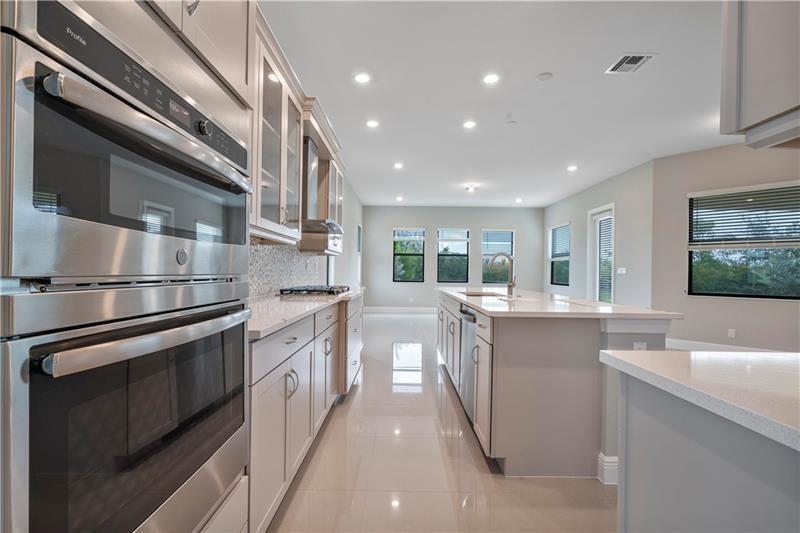 PARKLAND BAY - Residential