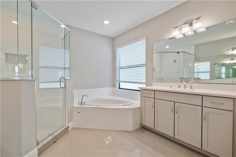 PARKLAND BAY - Residential