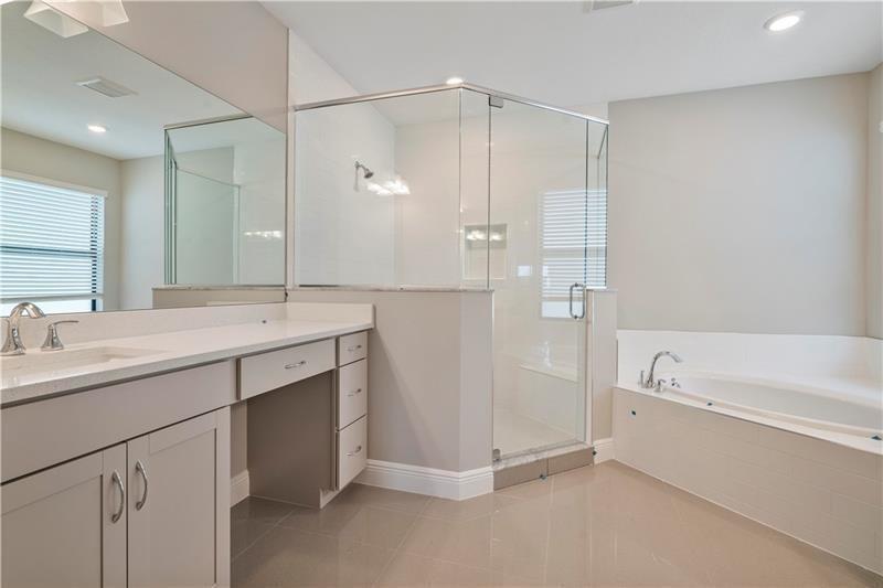 PARKLAND BAY - Residential