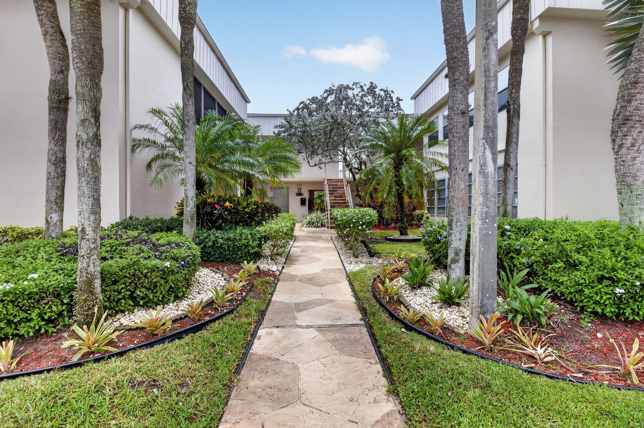 STUNNING 2/2 SECOND FLOOR WITH REAL ELEVATOR RIGHT NEXT TO UNIT .  CHECK OUT THE PICTURES.  THEY DON'T LIE...... FULLY FURNISHED  TURNKEY AND READY FOR A VERY SPECIAL RENTER.  PURE CLASS AND SOPHISTICATION. NEW VINYL FLOORING THROUGHOUT.    MASTER HAS QUEEN BED, GUEST ROOM HAS KING TRUNDLE.  THIS CONDO IS IN ISLE OF CAPRI WITH A BEAUTIFUL PRIVATE GARDEN VIEW,FROM ENCLOSED PORCH.  NO   PARKING LOT  THE RENTER WILL NOT WANT TO GO BACK HOME...  VERY EASY TO SHOW
