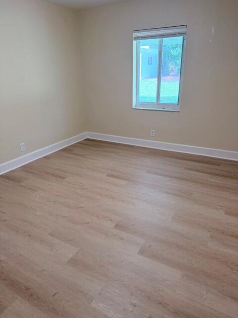 DEBONAIRE ESTATES - Residential Lease