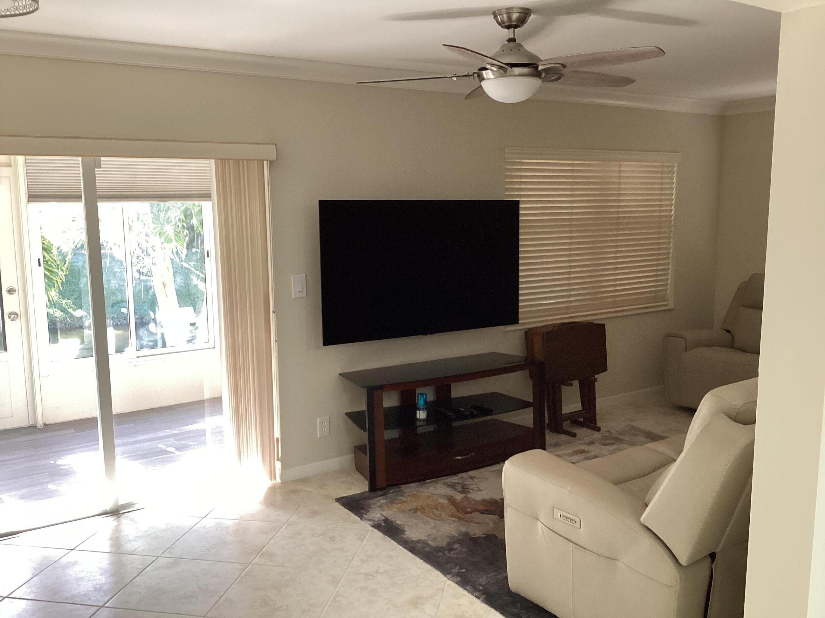 DELRAY VILLAS 4 - Residential