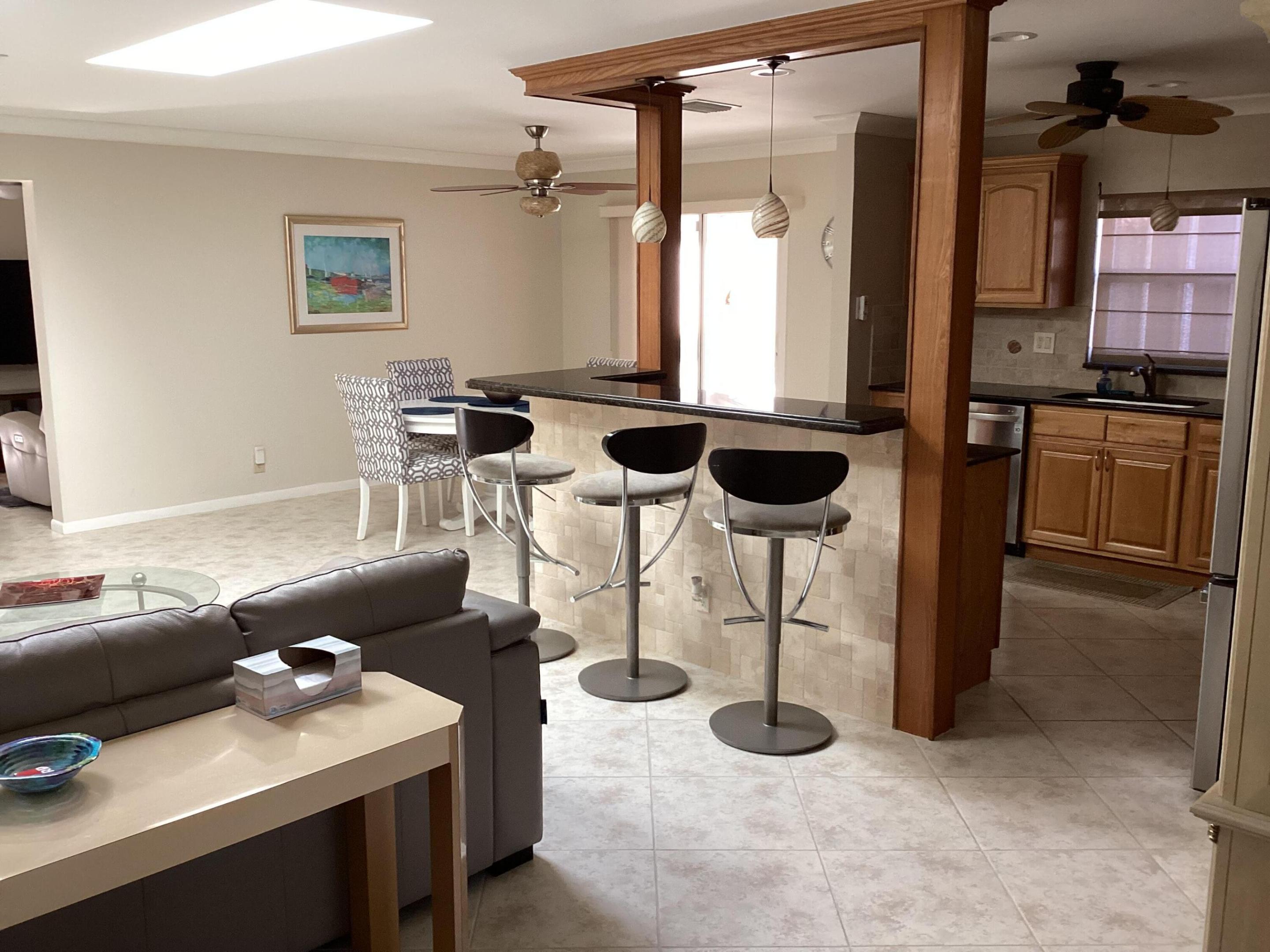 DELRAY VILLAS 4 - Residential