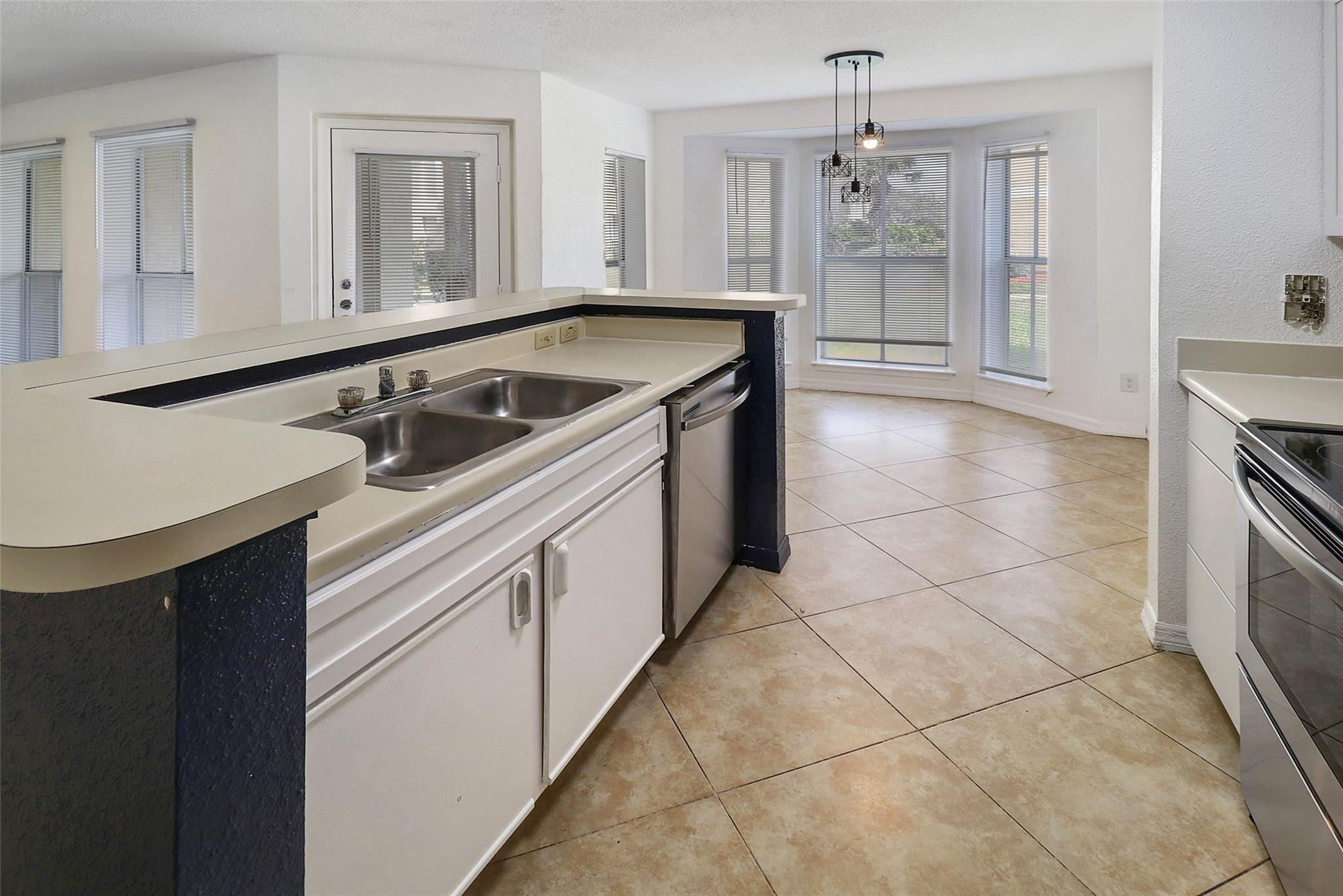 SAVANNAH AT RIVERSIDE - Residential