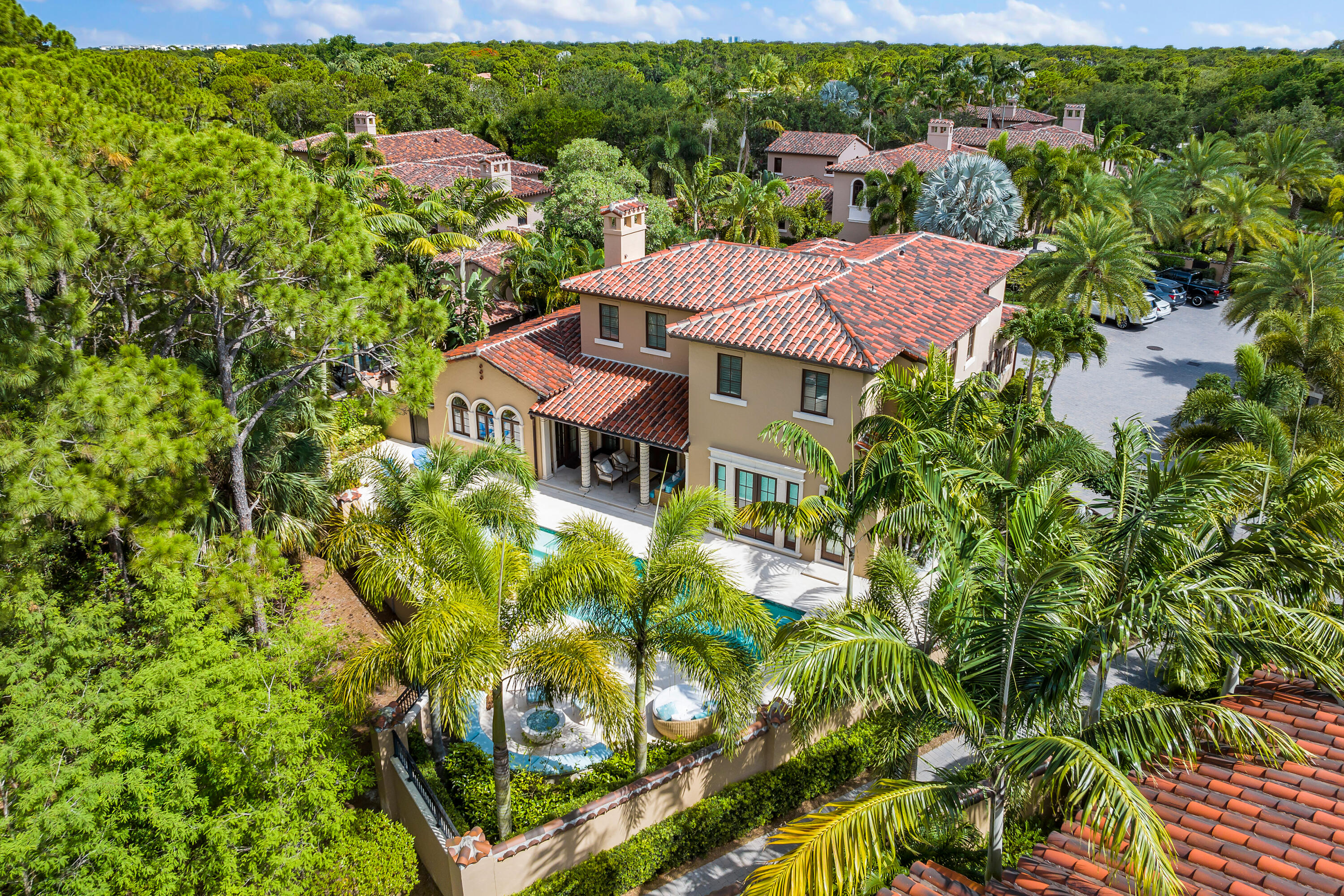 The Bears Club is exclusive gated and nestled inside of almost 400 acres of preserve. Only 90 residences or so provide a private elegant lifestyle that surrounds the Jack Nicklaus Signature golf course. centrally located and very convenient to shopping, beaches, restaurants, medical facilities etc. There is no better opportunity, enjoy the Jupiter Lifestyle!
