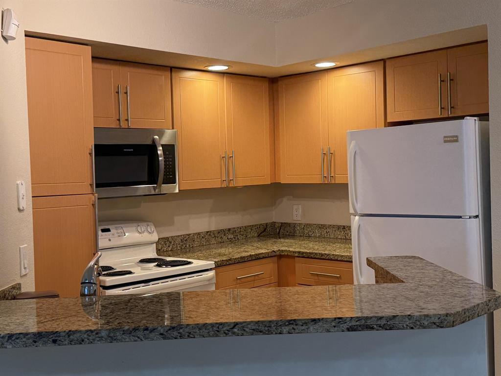 CORAL KEY CONDO - Residential Lease