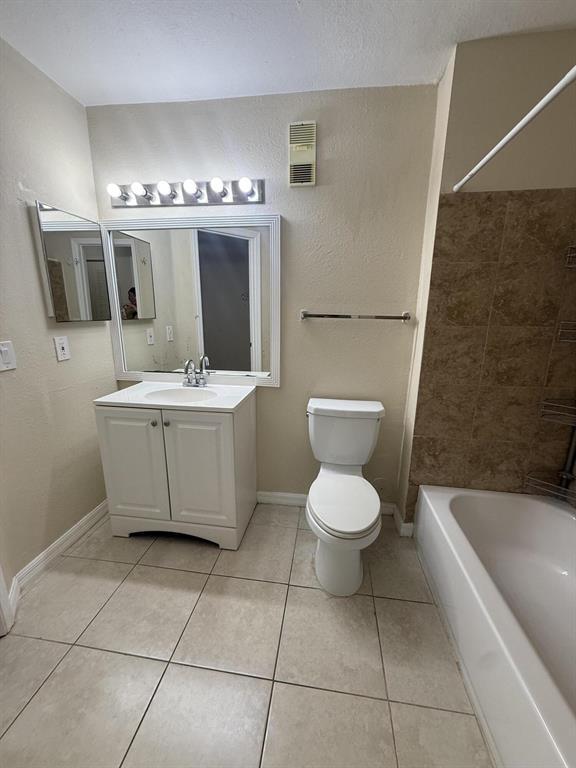 CORAL KEY CONDO - Residential Lease