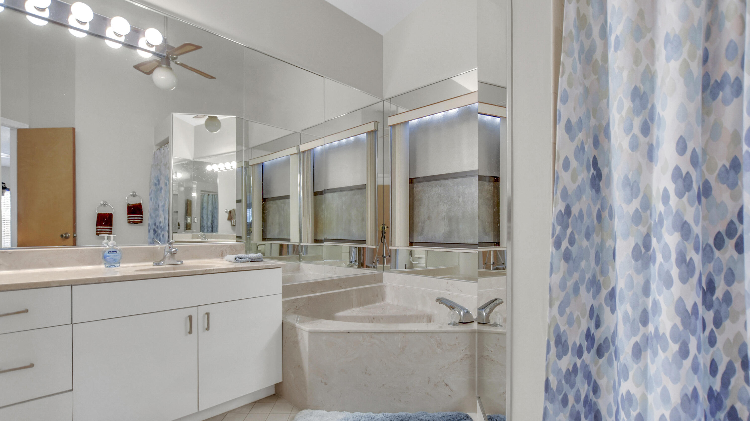 ROYAL PALM VILLAGE - Residential