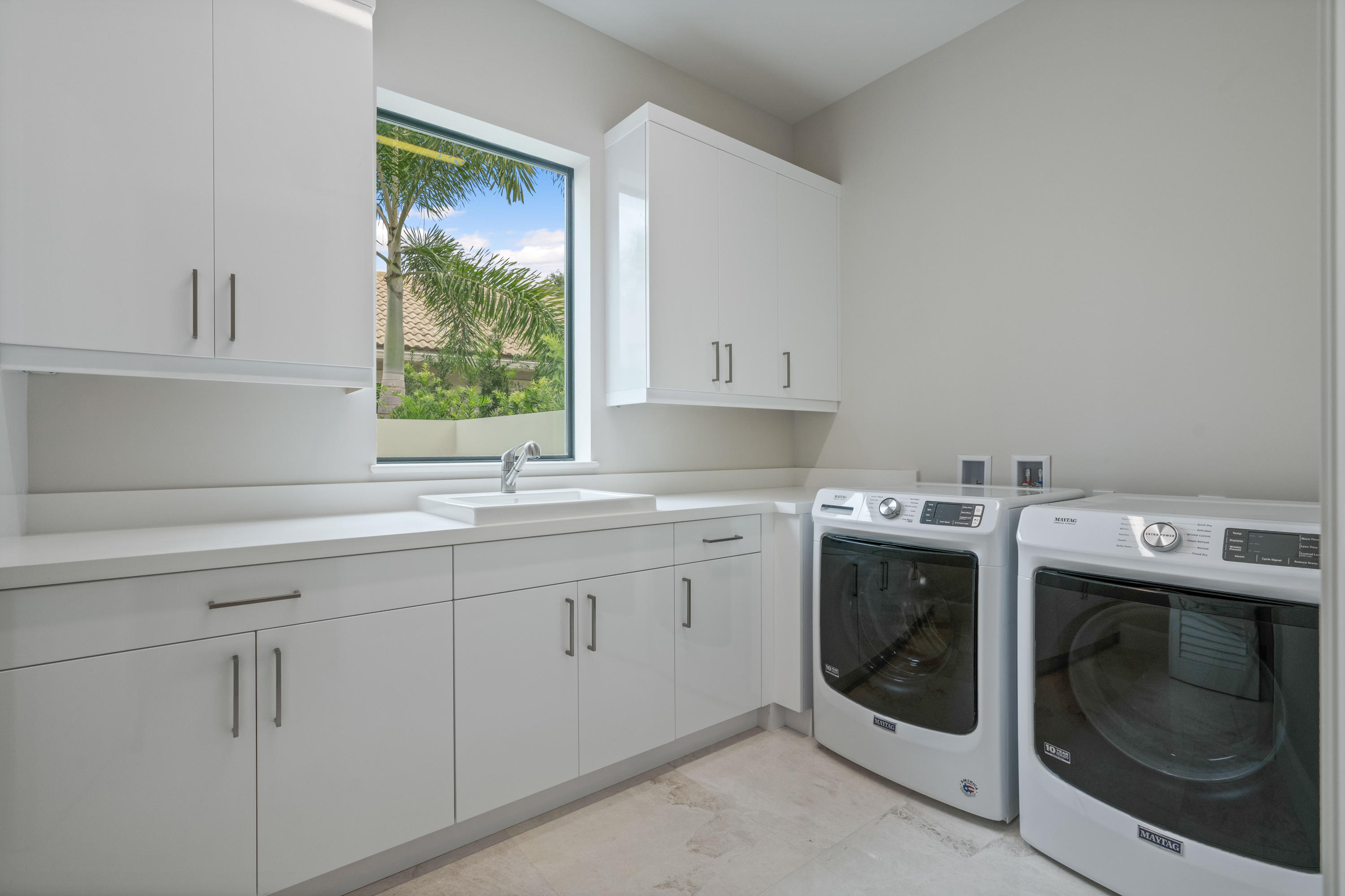 ADMIRALS COVE - Residential