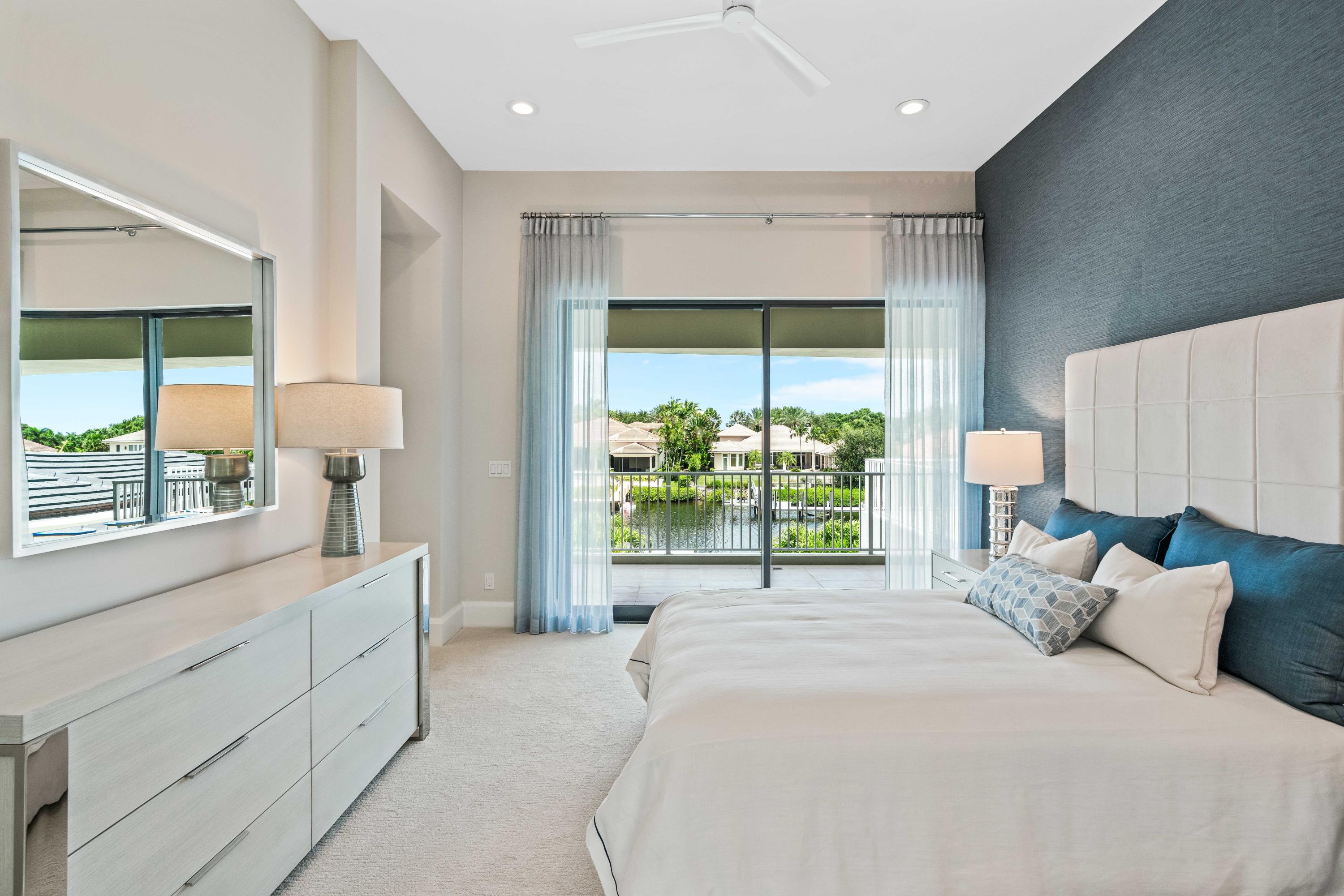 ADMIRALS COVE - Residential