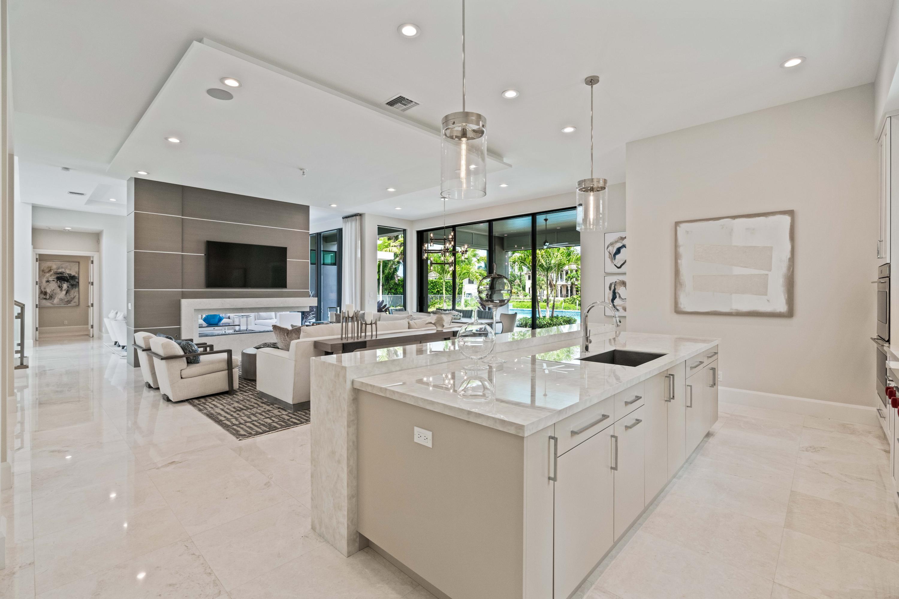 ADMIRALS COVE - Residential