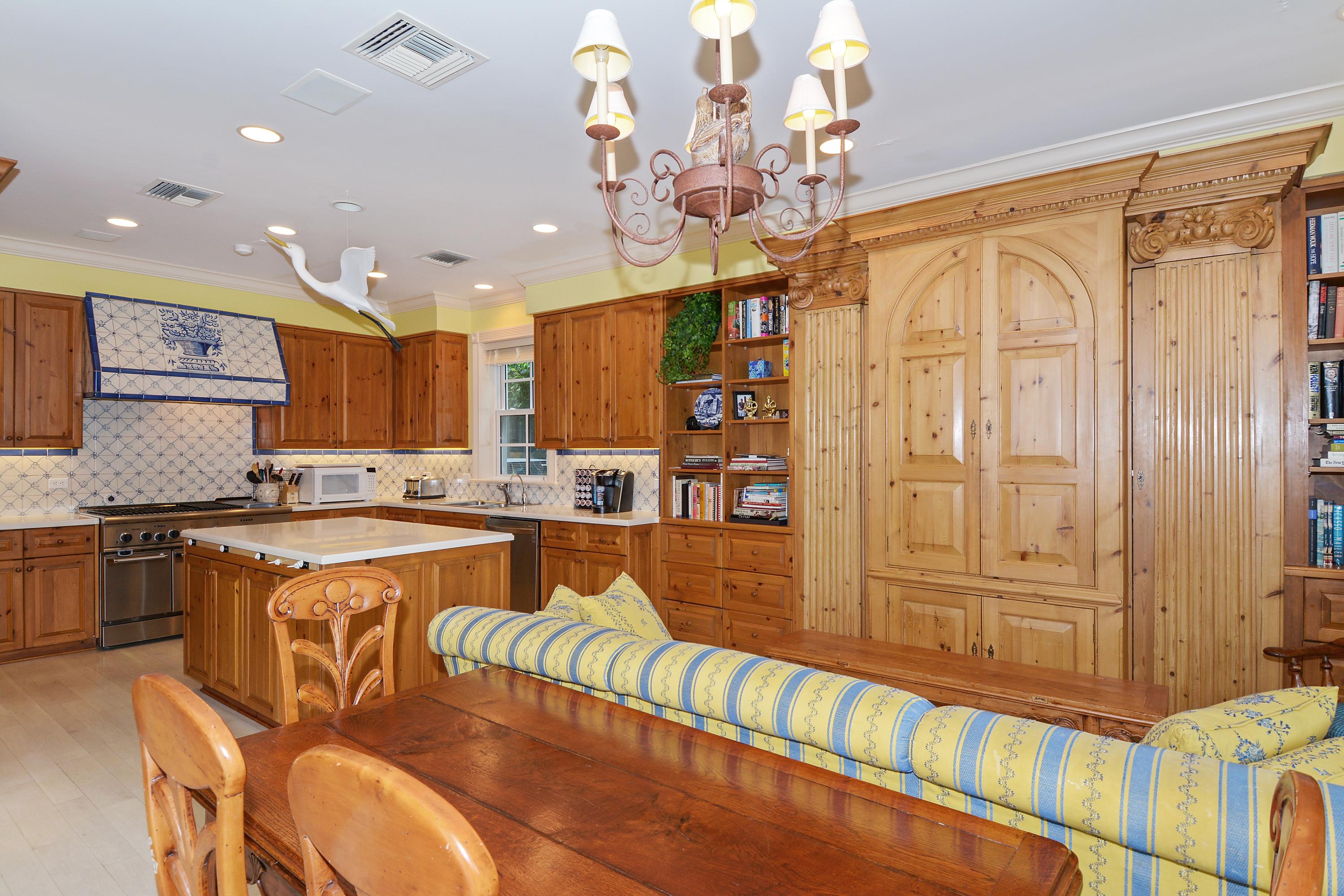 JAMAICA LANE IN - Residential