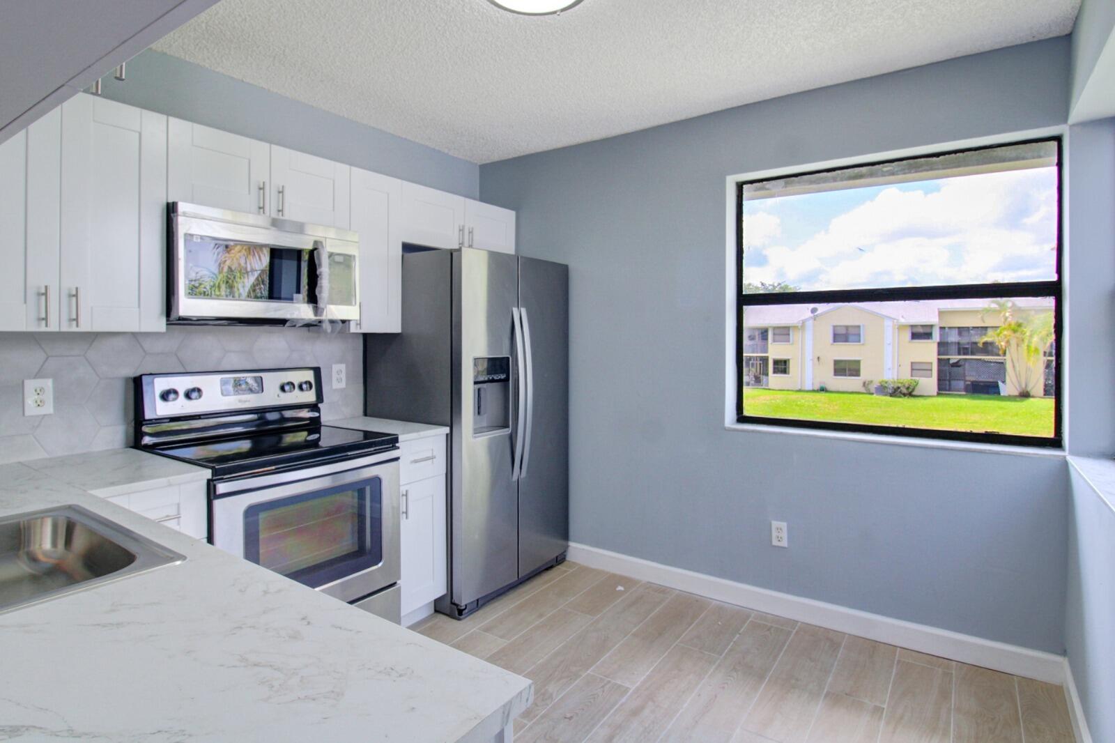 LAKESHORE CONDO I - Residential