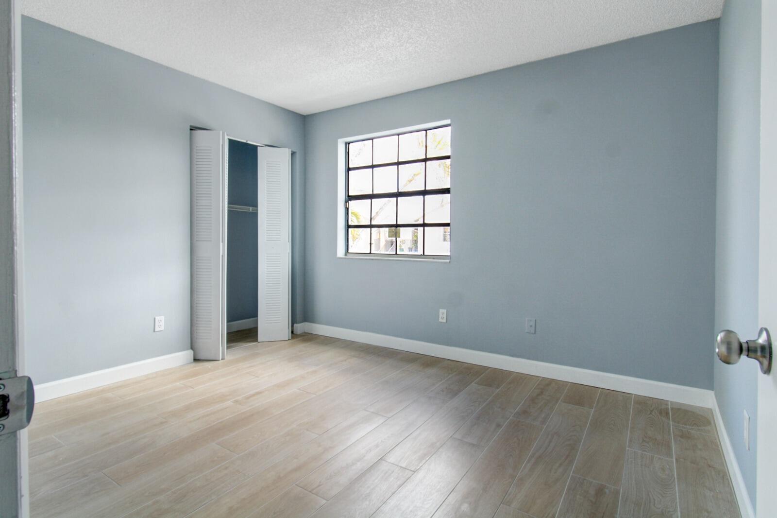 LAKESHORE CONDO I - Residential