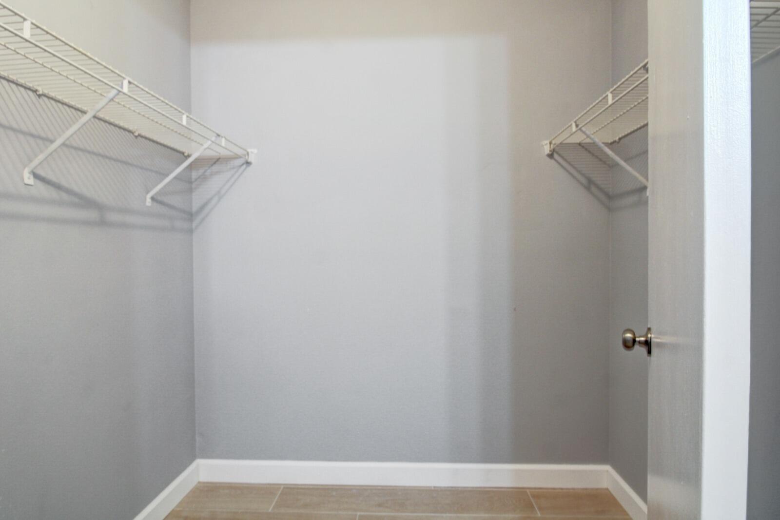 LAKESHORE CONDO I - Residential