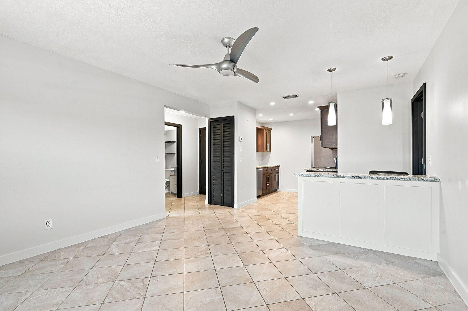 SEAGRASS CONDOMINIUM - Residential