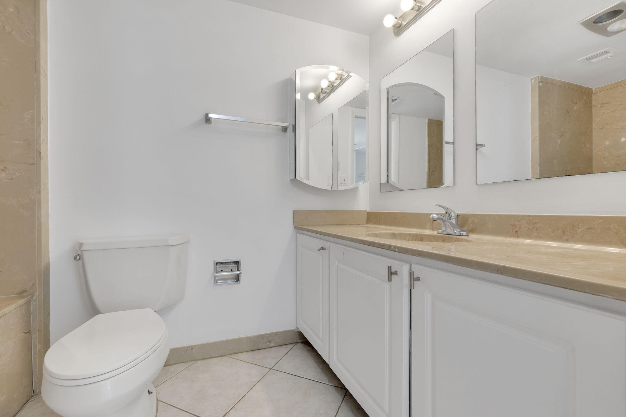 ADMIRALTY TOWERS CONDOMINIUM - Residential Lease