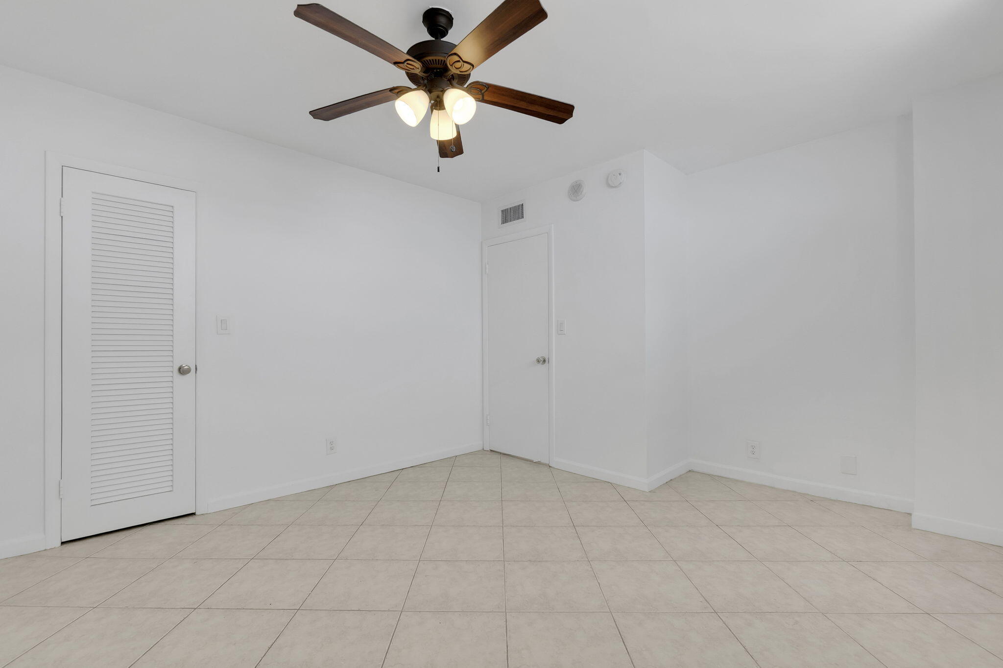 ADMIRALTY TOWERS CONDOMINIUM - Residential Lease