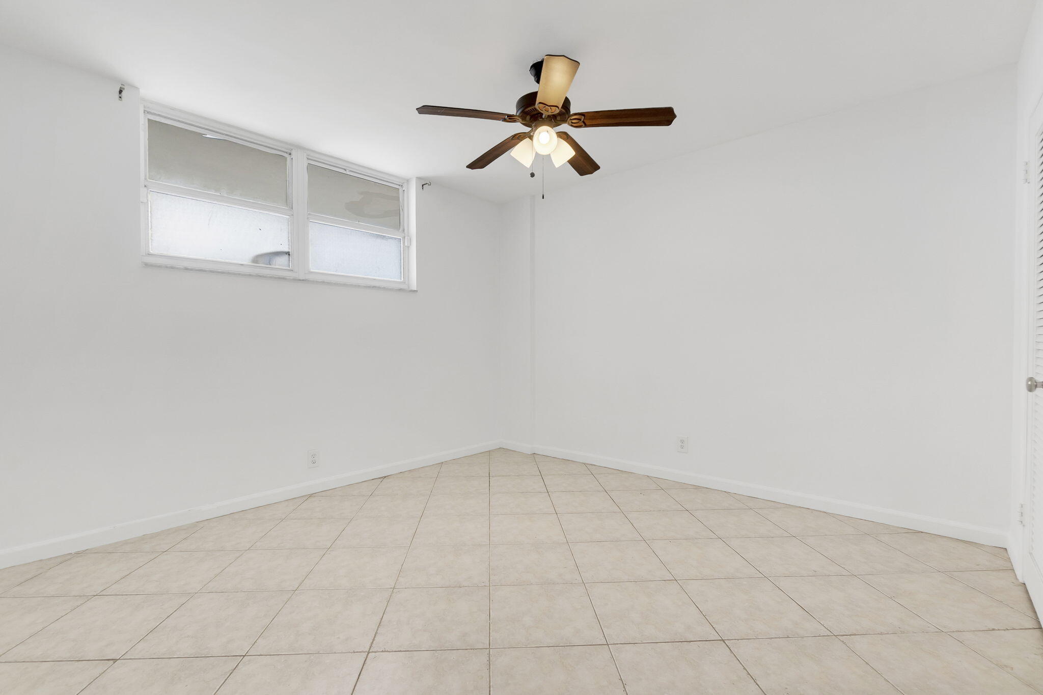 ADMIRALTY TOWERS CONDOMINIUM - Residential Lease