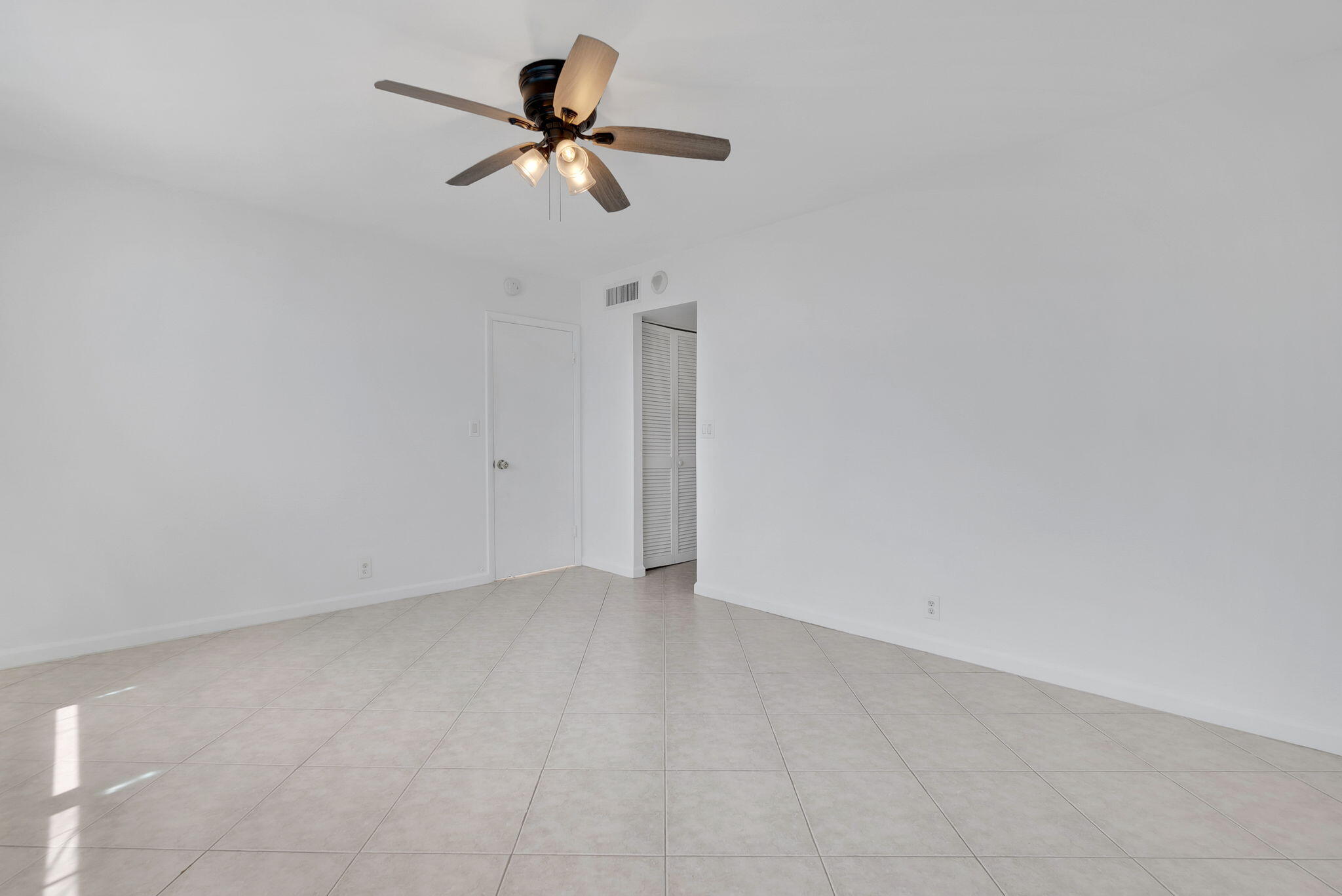 ADMIRALTY TOWERS CONDOMINIUM - Residential Lease