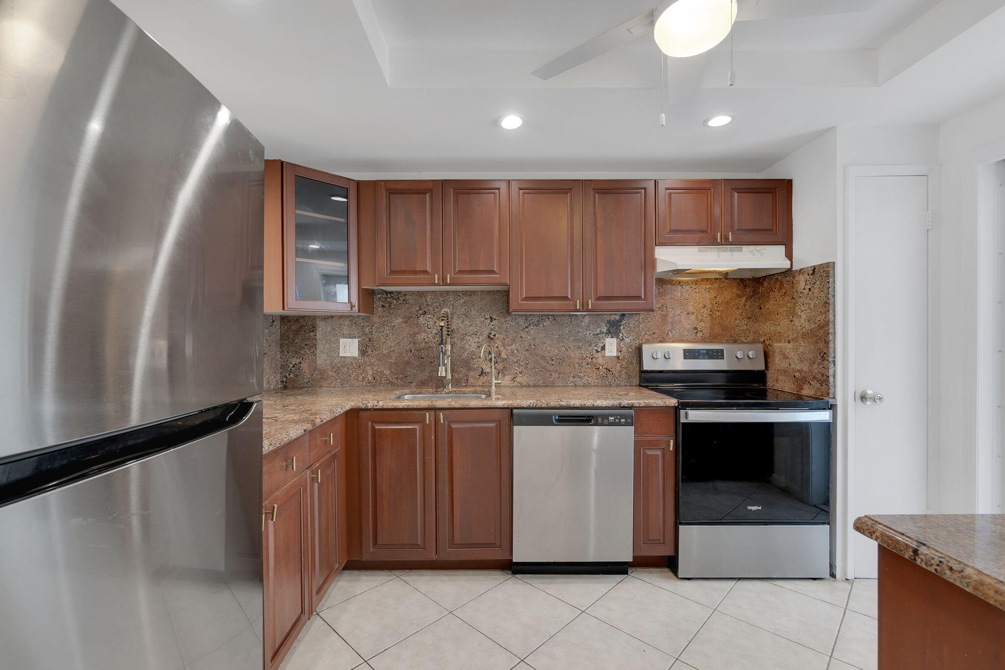 ADMIRALTY TOWERS CONDOMINIUM - Residential Lease