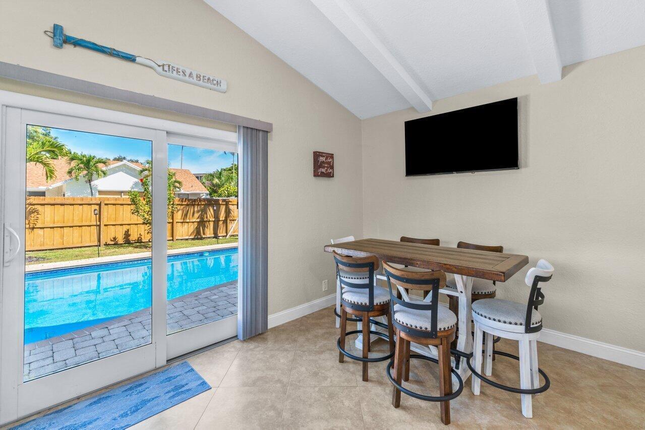 TROPIC PALMS 2 - Residential
