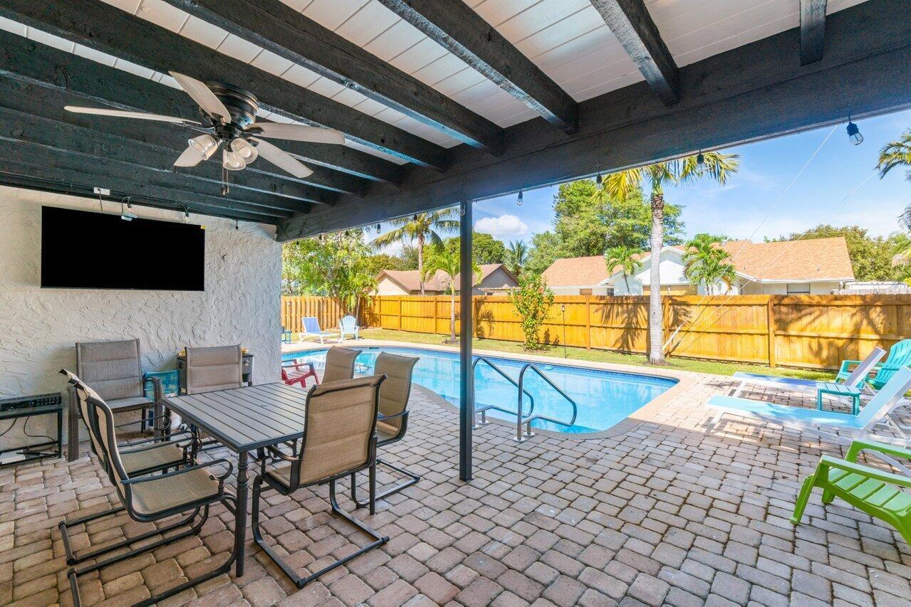 TROPIC PALMS 2 - Residential