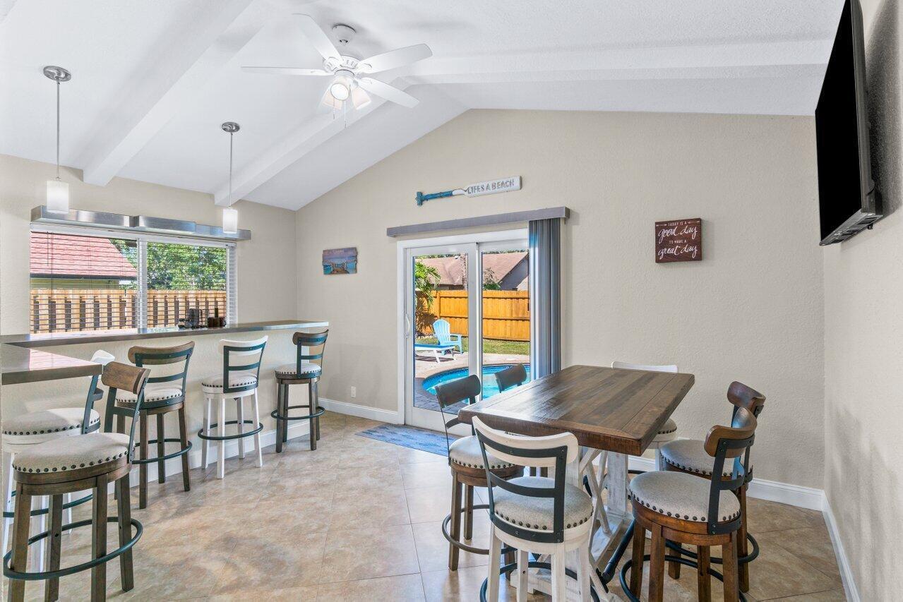 TROPIC PALMS 2 - Residential