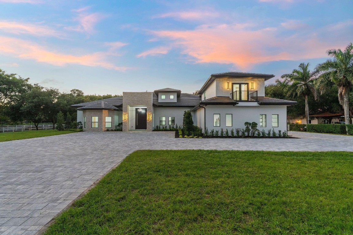 SUNSHINE RANCHES - Residential