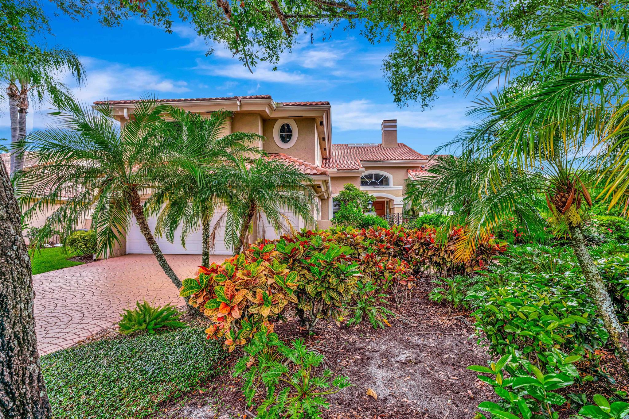 ADMIRALS COVE - Residential