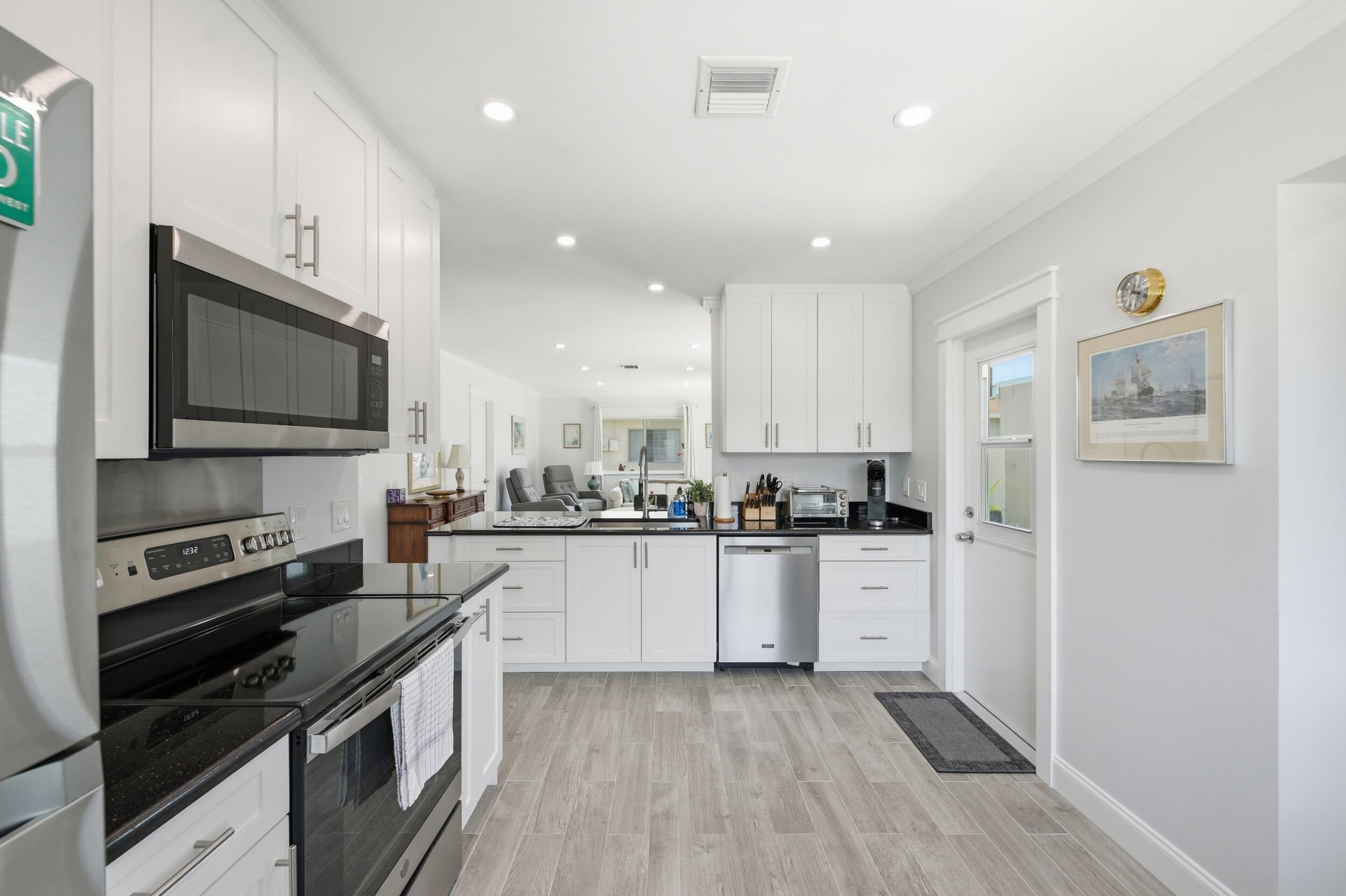 CAMELOT VILLAGE SEC 2 - Residential Lease