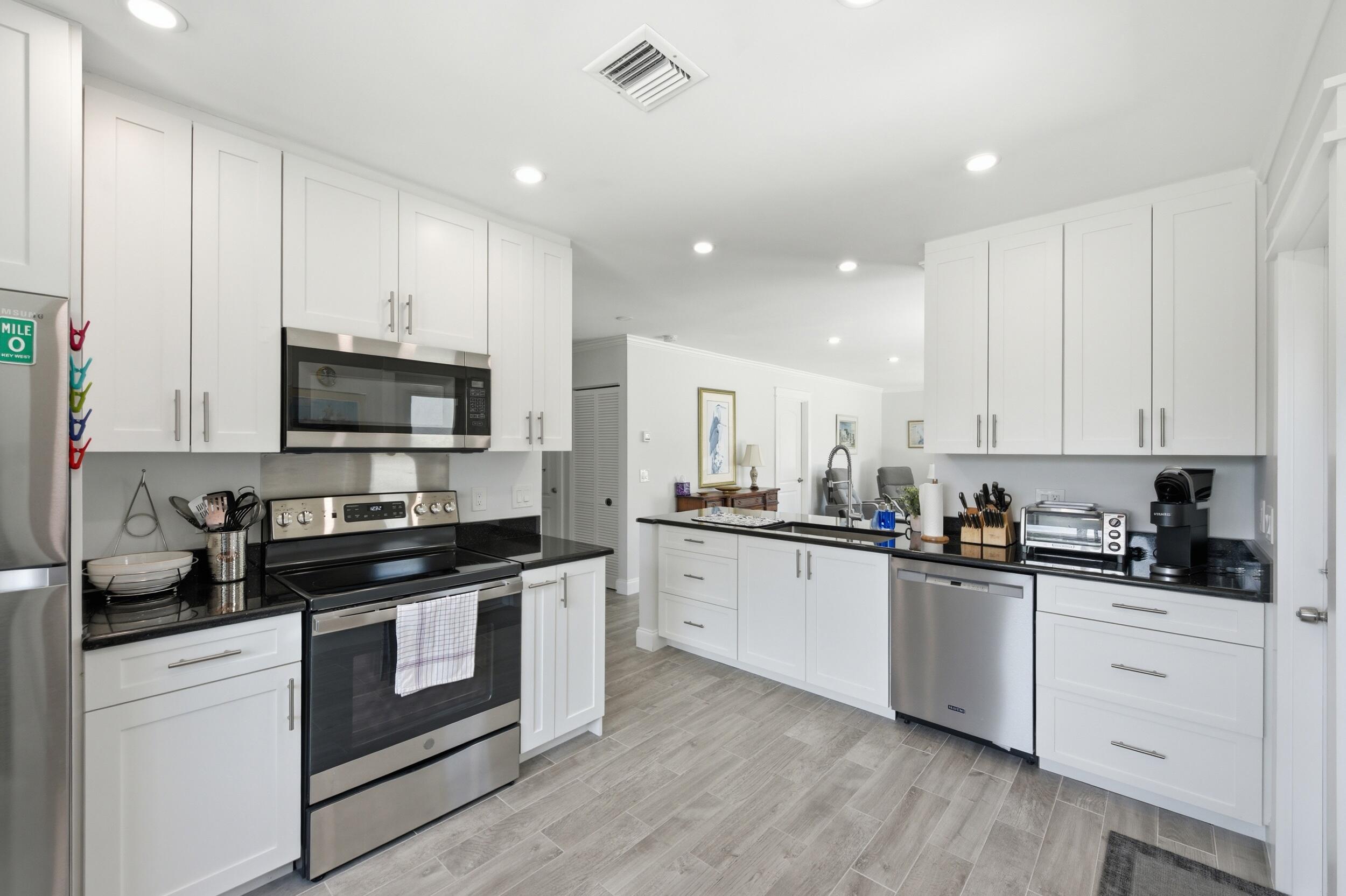 CAMELOT VILLAGE SEC 2 - Residential Lease