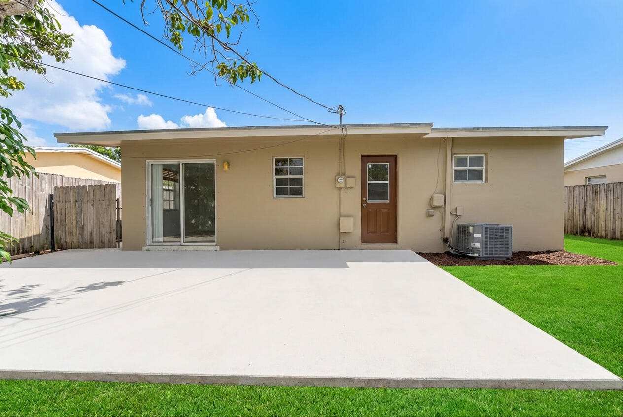 PALM SPRINGS VILLAGE 8 - Residential