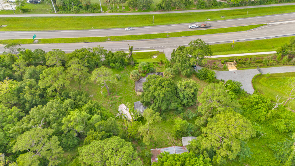 TROPICAL FARMS - Land