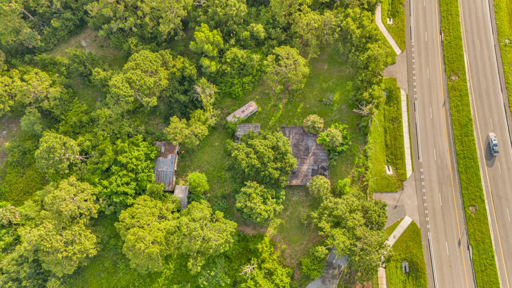 TROPICAL FARMS - Land