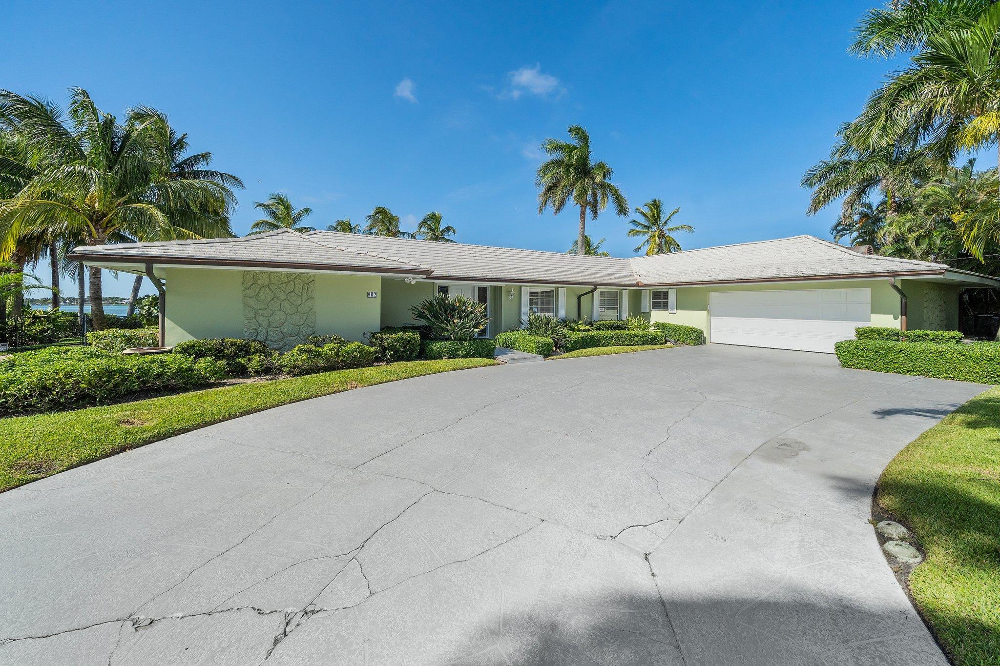 RIO VISTA OF ISLAND SHORES - Residential