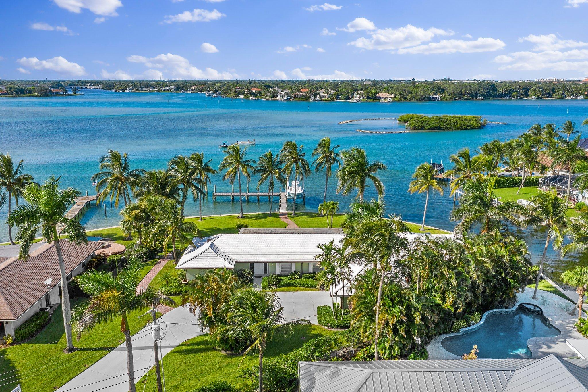RIO VISTA OF ISLAND SHORES - Residential